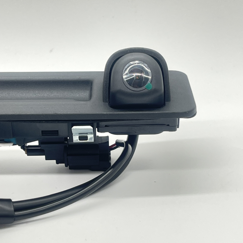 95760-D4200 Stražnja kamera za Hyundai i Kia — 12V, rezolucija 480x600, podesivi kut gledanja, 6W, težina 80 g