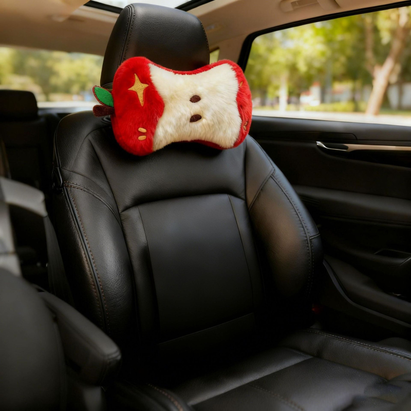 Autónyakpárna almás plüss dizájnal, nyaki és ágyéki támasz, rajzfilm-stílus, univerzális illeszkedés (Anyag: mesterséges plüss; Töltet: selyemfonal; Szezon: minden évszak; Stílus: rajzfilm)