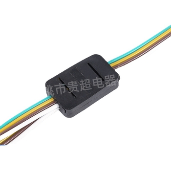 4-vedių automobilio laidų rinkinys su 1-2 jungtimis apšvietimo maitinimui