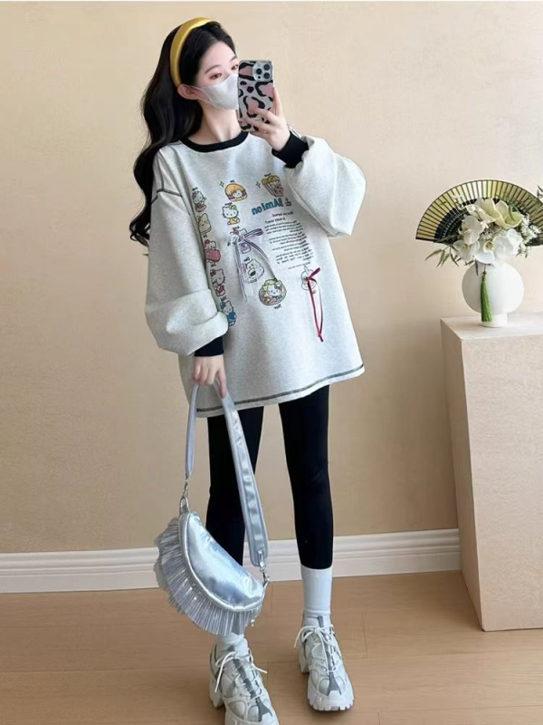 Nėštųjų komplektas: kapucinė viršus ir marškinėliai, vidutinio ilgio, laisvas kirpimas, ilgomis rankovėmis, medvilnė 70–80%