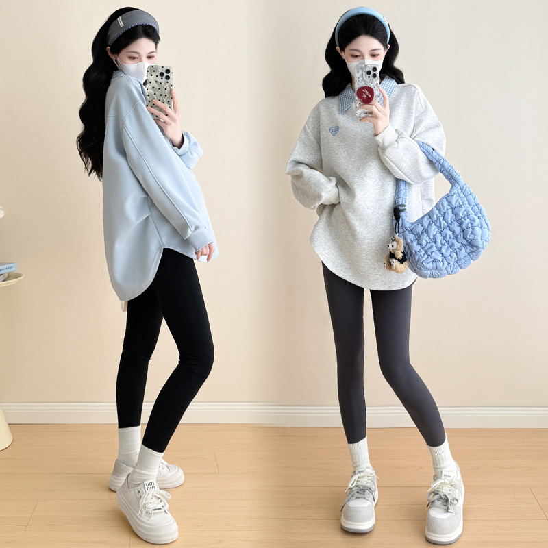 Nėščiųjų laisvo kirpimo T‑marškinėliai su gobtuvu ir siuvinėjimu, medvilnė, ilgomis rankovėmis