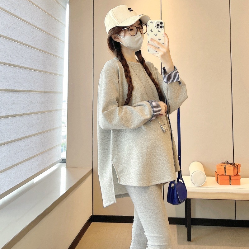 Nėščiosios palaidinė – apvalus kaklas, ilgomis rankovėmis, laisvas kirpimas; medvilnės mišinys (30–50% medvilnė, 30–50% kiti); japonų-korejiečių laisvalaikio stilius, ruduo 2025