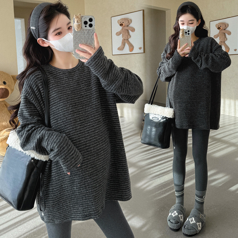 Nėščiųjų dryžuotas storas dvipusis flisas su gobtuvu, laisvas kirpimas, rudens-žiemos sezonai