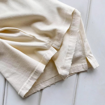 Ženska cropped majica s printom slova na prsima, okrugli izrez, kratki rukavi, gradski stil, proljeće-ljeto 2025