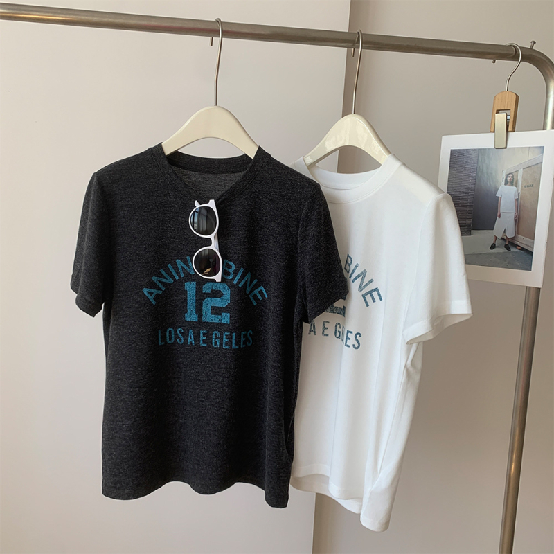 Ženski T-shirt od rayona, okrugli izrez, kratki rukavi, udoban kroj s printom slova