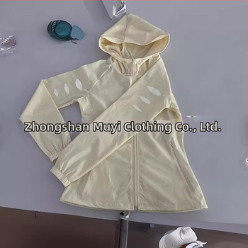 Egyedi gyártású UPF50+ napvédő ruházat, kapucnival, Ice Silk légáteresztő anyagból, cipzárral, oldalzsebekkel, nyári sportos öltözet