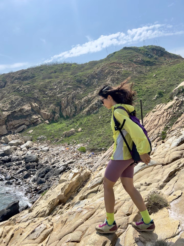 Vékony nylon anyagú kültéri napsütésvédő dzseki, laza szabás, cipzár, kreatív nyomás, beépített zseb