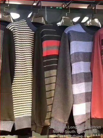 Vyrinis storas megztinis kardiganas su kišenėmis - apvali kaklo, ilgos rankovės, žiemos sezonas, įprastas kirpimas, tiesus apdaila