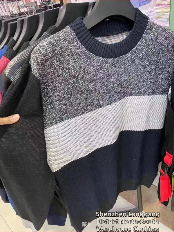 Vīriešu biezs adītais kardigans ar patch kabatām - apaļš kakls, garas piedurknes, ziemas sezona, parasta piegriezne, taisa mala