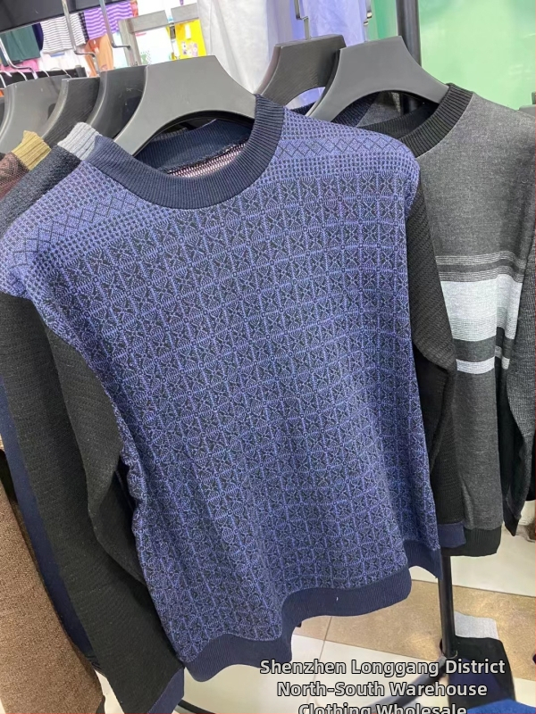 Vīriešu biezs adītais kardigans ar patch kabatām - apaļš kakls, garas piedurknes, ziemas sezona, parasta piegriezne, taisa mala