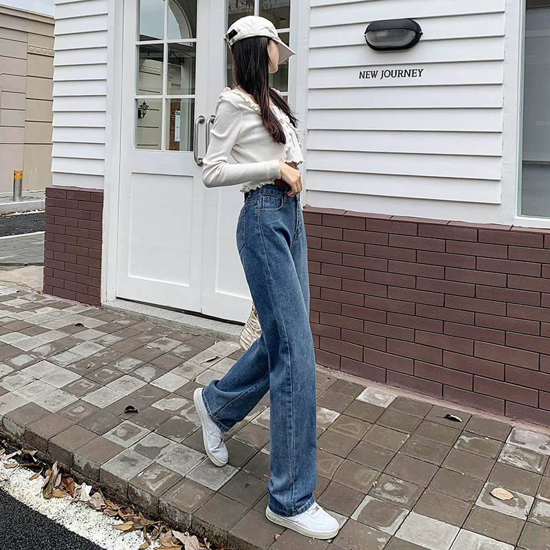 Ženske traperice visokim strukom i ravnim krojem, denim s 80-90% pamuka i do 30% elastana, jesenji stil