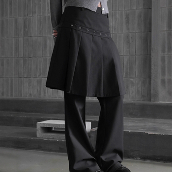 Falošný dvojdielny set: plisovaná sukňa s kovovou sponou a bootcut nohavice s plisovaním (Materiál: tkanina, prirodzený pás, jar 2025)