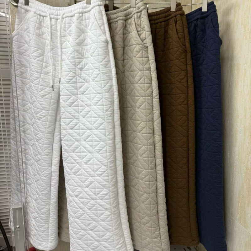 Naiste quilted soojad sportpüksid, laia lõikega, talvise Korea stiilis vabaajarõivaste püksid, polüesterkangas nailonitäidisega (70-80%)
