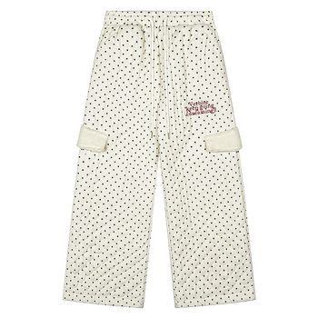 Kelnės tiesaus kirpimo, išorinis audinys nailonas 100%, pamušalas poliesteris 100%, užpildas poliesteris, liemuo vidutinio aukščio