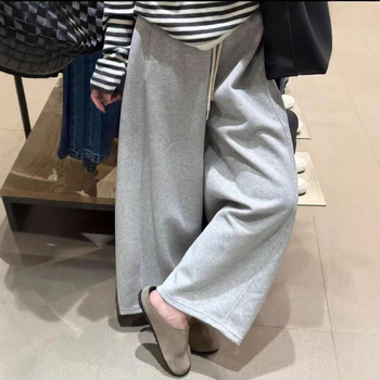 Ženske hlače s širokim krojem od pamuka, s fleece podlogom, elastični pojas i šnira