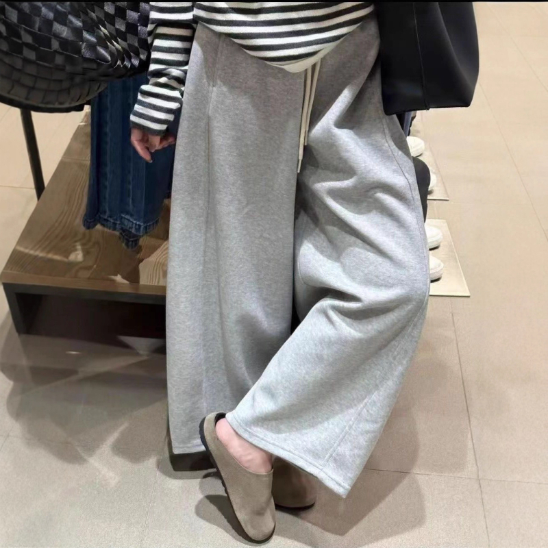 Ženske hlače s širokim krojem od pamuka, s fleece podlogom, elastični pojas i šnira