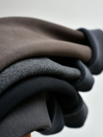 Puuvillased püksid talvefliisi voodriga, kõrge talje, tihe lõige, 9/10 pikkus