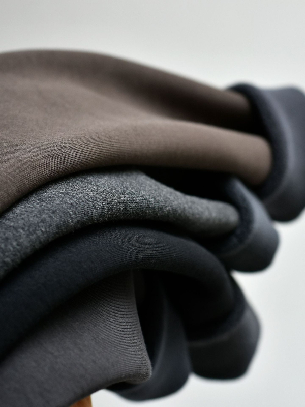 Puuvillased püksid talvefliisi voodriga, kõrge talje, tihe lõige, 9/10 pikkus