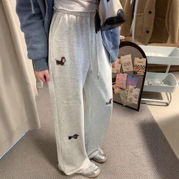 Pantaloni de trening pentru femei, căptușeală din fleece, talie înaltă, model cu broderie în desen animat, din bumbac organic și poliester