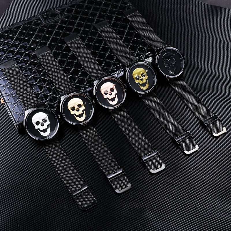 Muški sat s dizajnom lubanje, Milanese mrežni kaiš, kopča od nehrđajućeg čelika, kvarcni mehanizam, vodootpornost 30m