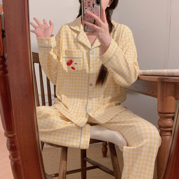 Бременна пижама за кърмене с подплънки за бюста - Milk Silk, полиестер 95-100%, дълги ръкави, къси панталони, пролет 2025