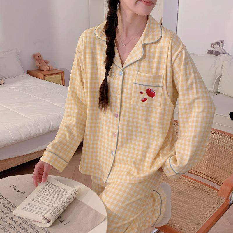 Бременна пижама за кърмене с подплънки за бюста - Milk Silk, полиестер 95-100%, дълги ръкави, къси панталони, пролет 2025