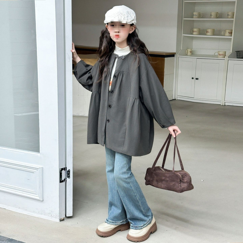 Dječji trench kaput, retro književnog stila, PVC tkanina 70–80%, okrugli izrez, rukavi 3/4