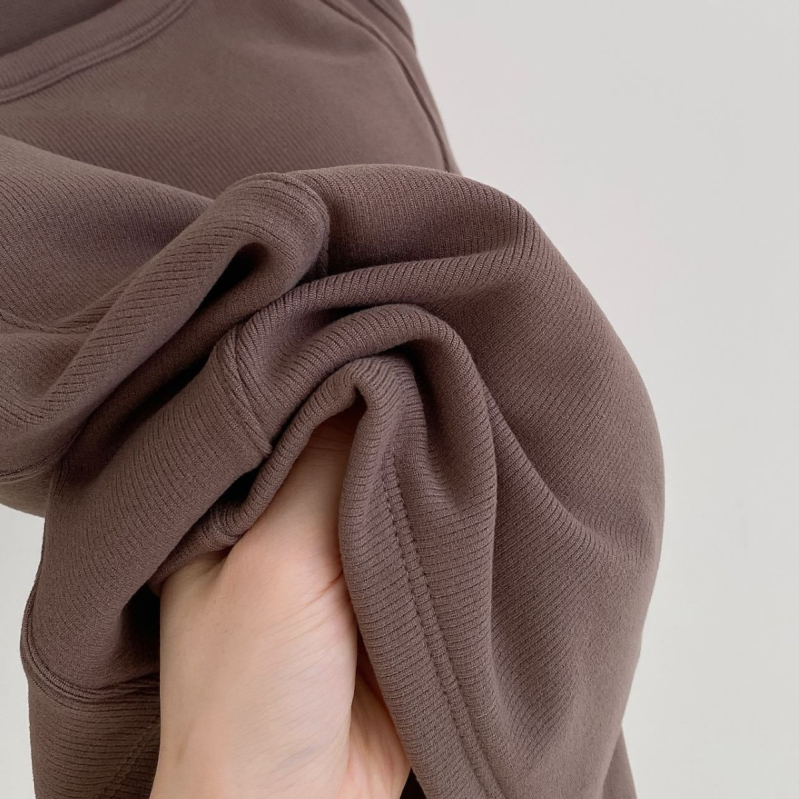 Moteriška termo liemenė su krūtinės pagalvė, dviejų sluoksnių poliesteris, velveto įdėklas, U formos kaklas, be rankovių