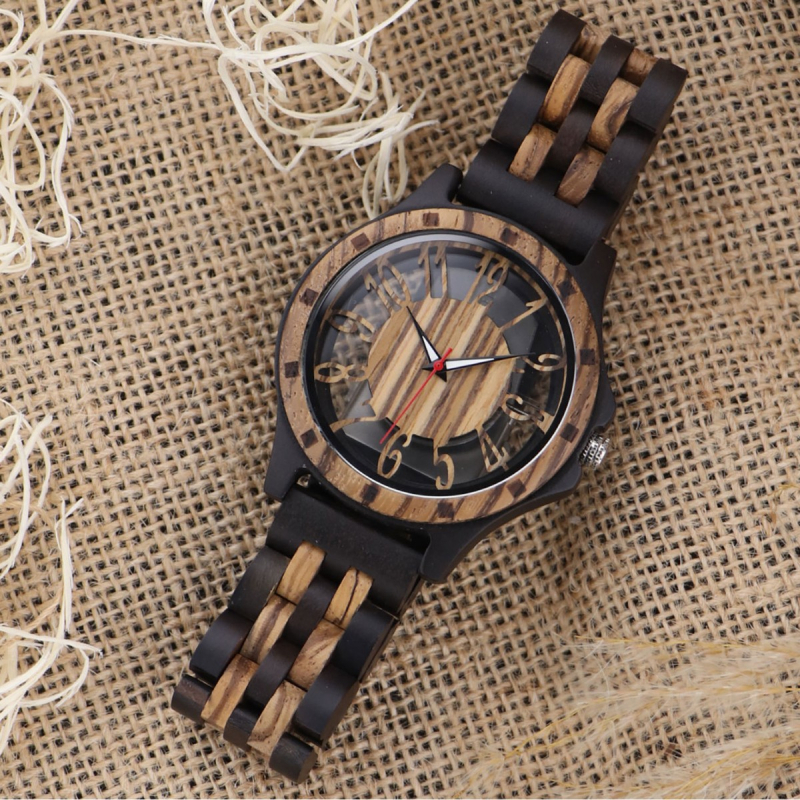Model H010, gravirani kvarcni sat, Seagull mehanizam, drveno kućište i drveni kaiš
