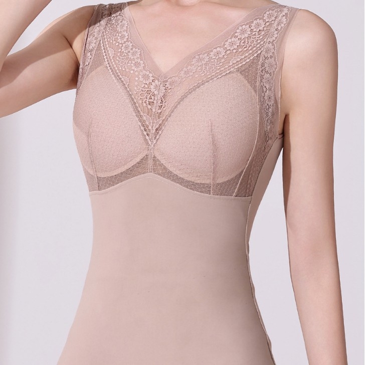 Nailoninė nėrinių termo liemenė su integruotais krūties pagalvėlėmis, dvipusiai šukuota audinys, V formos kaklas, galima dėvėti virš drabužių