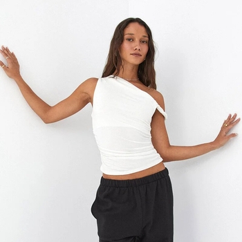 Ženski top s jednim ramom, plisirani, slim fit, ultra kratka duljina, ultra tanke naramice, jednofarbni uzorak