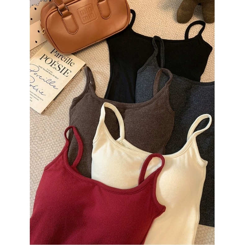 Női melegítő felső beépített kosaras melltartóval és párnával, kerek nyakú, egyrétegű, akril rost 70–80%, közepes súlyú 181–200 g/m²