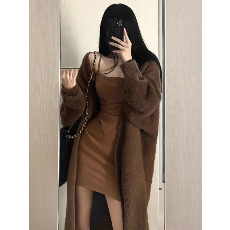 Ilgas megztos kardiganas moterims, literatūrinio retro stiliaus, poliesteris, 30–50% sudėtis, princesių rankovės, V formos kaklas, trimatis dekoravimas