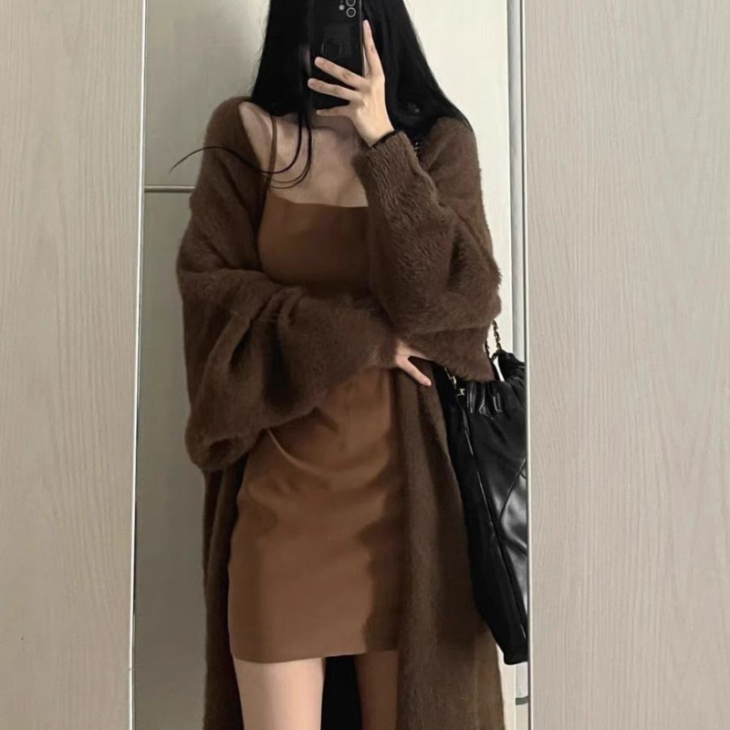 Ilgas megztos kardiganas moterims, literatūrinio retro stiliaus, poliesteris, 30–50% sudėtis, princesių rankovės, V formos kaklas, trimatis dekoravimas