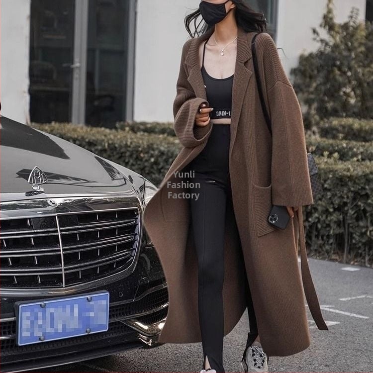 Ilgas megztas kardiganas su kostiumo tipo apykakle ir princesių rankovėmis, laisvas siluetas, TR audinys, PVC 50-70% turinys