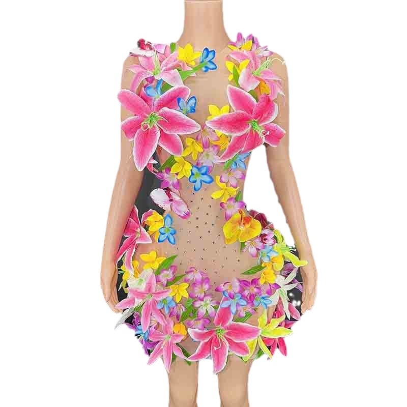 Ujjatlan spandex ruha, absztrakt mintázat, kerek nyak, mini hossz