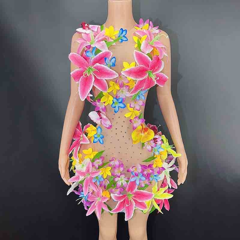 Ujjatlan spandex ruha, absztrakt mintázat, kerek nyak, mini hossz