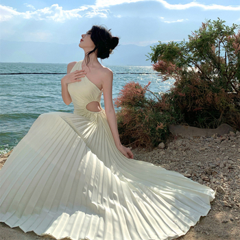 Rochie midi în stil franțuzesc, decupată cu plisuri, umeri înclinați, fără mâneci, talie înaltă, A-line, poliester