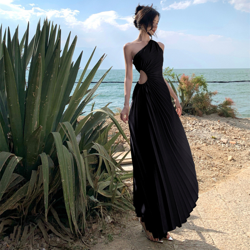 Rochie midi în stil franțuzesc, decupată cu plisuri, umeri înclinați, fără mâneci, talie înaltă, A-line, poliester