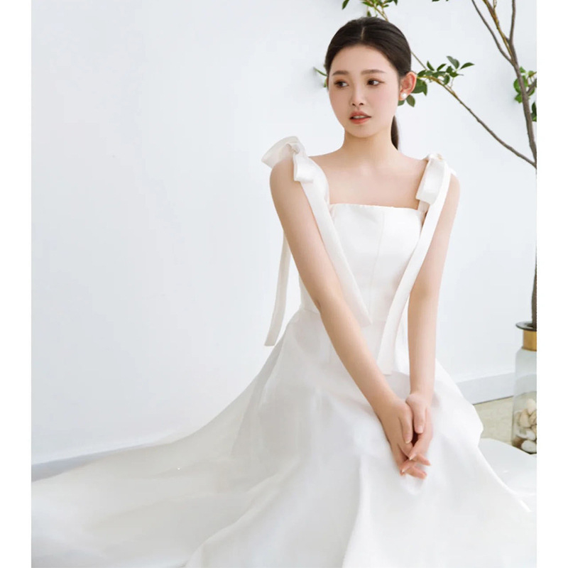 Rochie de mireasă în stil francez cu bretele subțiri, material poliester, siluetă A-line, fără mâneci, talie înaltă, lungă