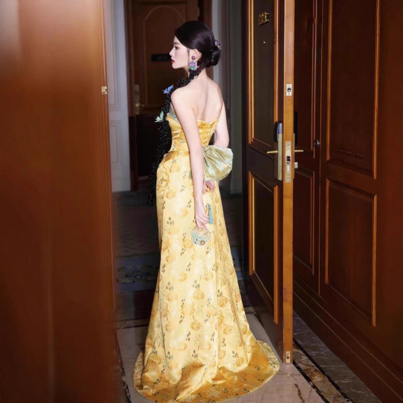 Rochie de mireasă fără bretele, cu bustieră tip tub, fustă lungă, talie medie, poliester 50–70%