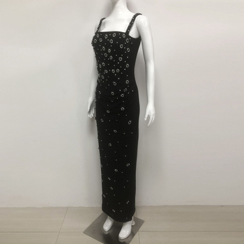 Hosszú estélyi ruha váll nélküli, V-nyakú, hátrés nélkül, gyémántos díszítéssel