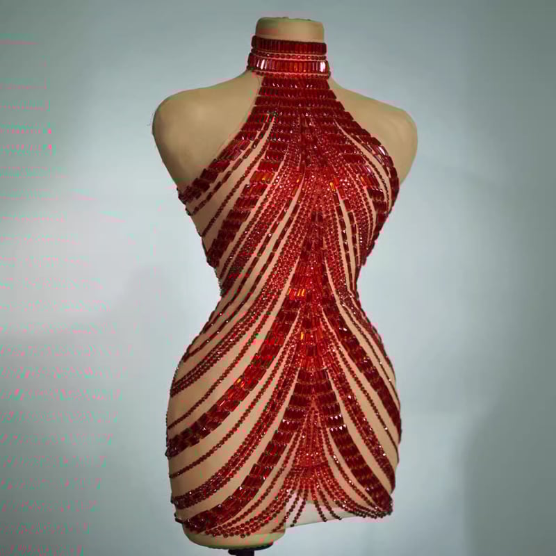 Φόρεμα — Halter Neck, χωρίς μανίκια, διαφανές πλέγμα με διαμάντι-διακόσμηση, κομψό και σέξι για πάρτι (Ύφασμα: βαμβάκι-πολυεστέρας; Κύριο περιεχόμενο υφάσματος: 95%+; Μανίκια: χωρίς μανίκια; Λαιμός: Halter; Τύπος φούστας: hip skirt)