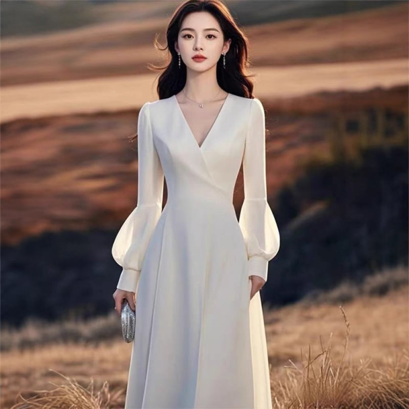 Eljegyzési ruha A‑vonalú siluettel, magas derék, hosszú ujjú, midi hosszúságú szoknya, szoros fazon