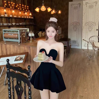 Haljina A-linije bez rukava, V-izrez, detalj chest wrap, jednobojna poliester tkanina, zatvarač