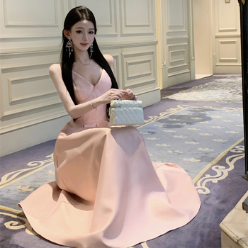 Ružičasta šifon haljina za zabavu, A‑linija kroj, visokim strukom, bez rukava, duga haljina, golom jedne linije