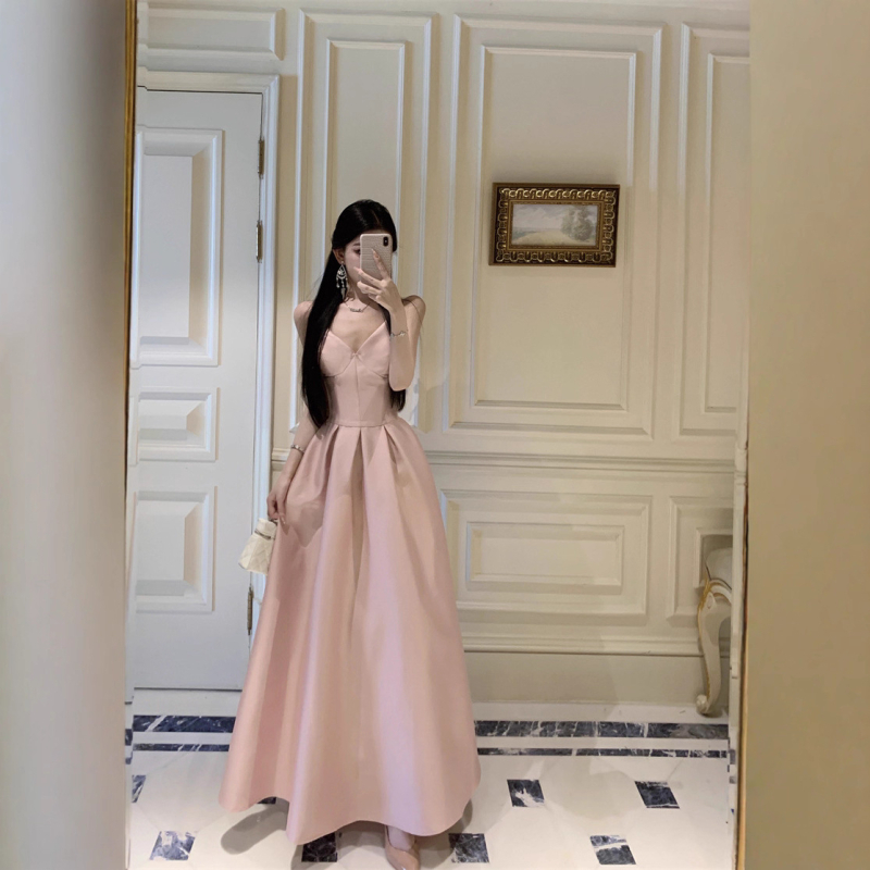 Ružičasta šifon haljina za zabavu, A‑linija kroj, visokim strukom, bez rukava, duga haljina, golom jedne linije