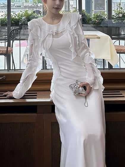Lotuslevél szegélyű ruha, hosszú ujjú, kerek nyakú, magas derékvonal, hosszú ruha