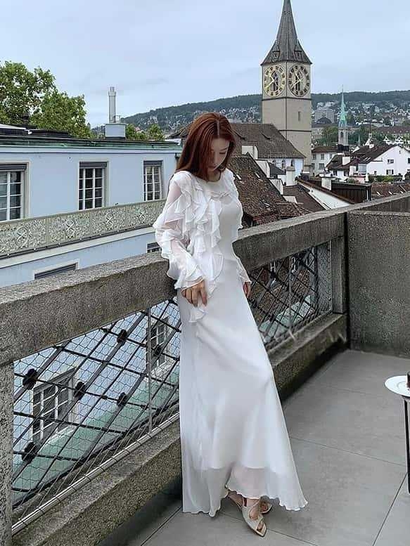 Lotuslevél szegélyű ruha, hosszú ujjú, kerek nyakú, magas derékvonal, hosszú ruha