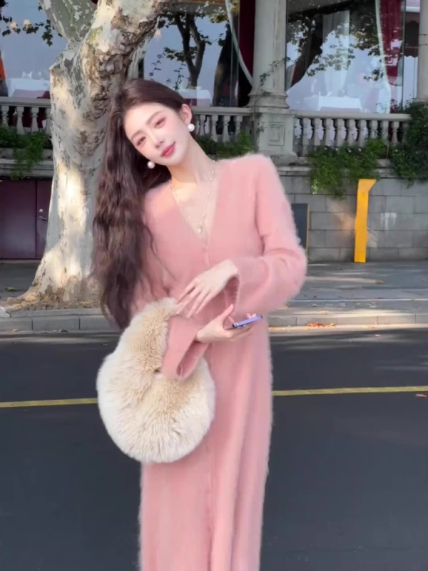 Pletena ženska haljina s dugim rukavima i V-izrezom, A-linijski kroj, duga haljina, podesivi struk, materijal: viskozna smjesa i poliester